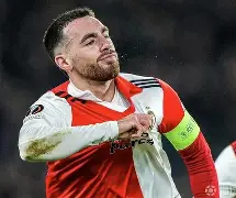 爱游戏账号登录-费耶诺德足球俱乐部主力阵型分析